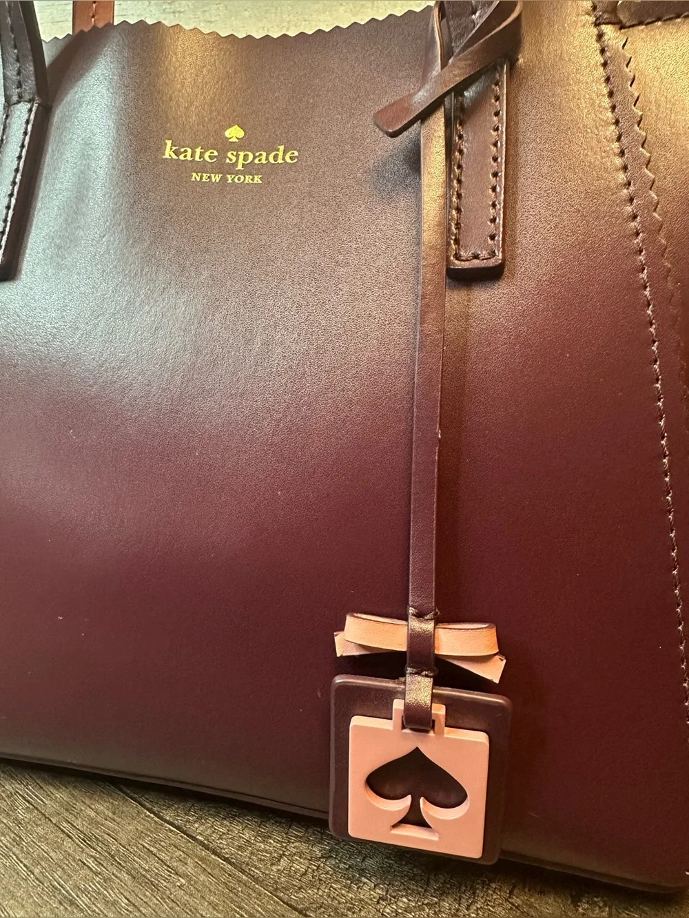 Kate Spade Turner Road Small Loryn